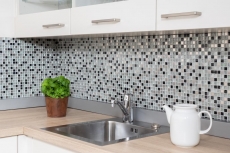 Piastrella di mosaico dipinta a mano Backsplash di piastrelle Acciaio inox traslucido argento nero Mosaico di vetro Acciaio cristallo argento nero MOS92-0207_m