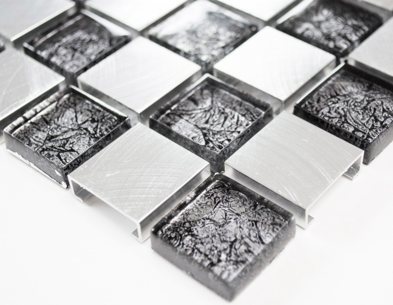 Handmuster Mosaik Fliese Aluminium Transluzent Glasmosaik Crystal Alu schachbrett schwarz silber MOS49-0302_8mm_m