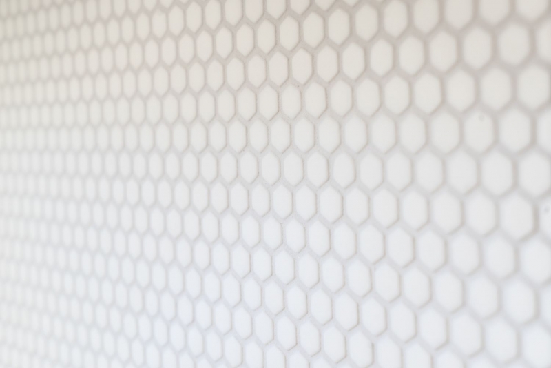 Glass mosaic Sustainable wall covering Tile backsplash Recycling Hexagon Enamel white matt MOS140-HX17W