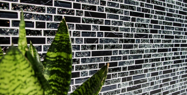 Piastrella di mosaico dipinta a mano Backsplash di piastrelle Nero traslucido Mosaico di vetro composito Pietra di cristallo nera MOS87-v1328_m