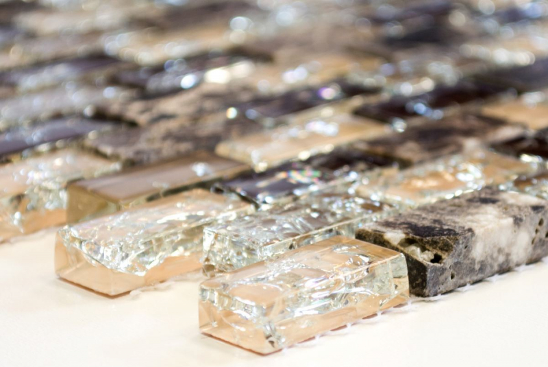 Piastrella di mosaico per cucina Beige scuro traslucido Brick Mosaico di vetro Pietra di cristallo emperador scuro MOS87-B1155_f