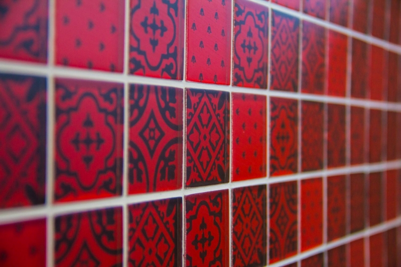 Piastrella di mosaico vintage retrò dipinta a mano Rosso traslucido Mosaico di vetro Cristallo ottico rosso MOS78B-0902_m