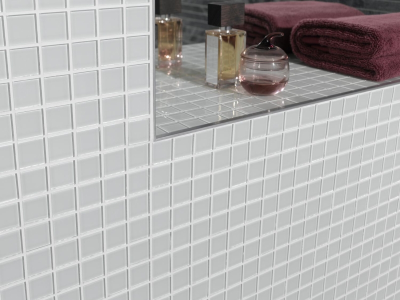 Hand-painted mosaic tile Translucent white with green tint Glass mosaic Crystal BAD WC MOS60-0102_m